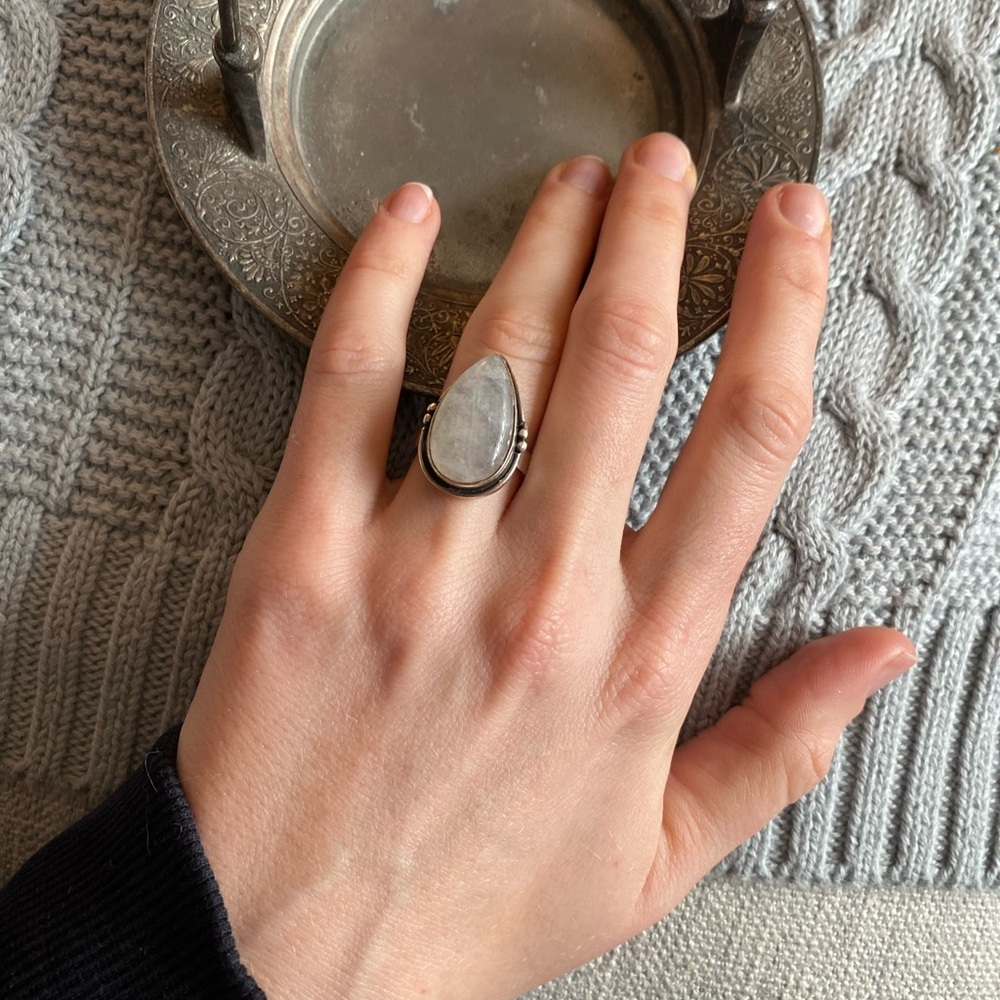 Elegant Silver Teardrop Ring